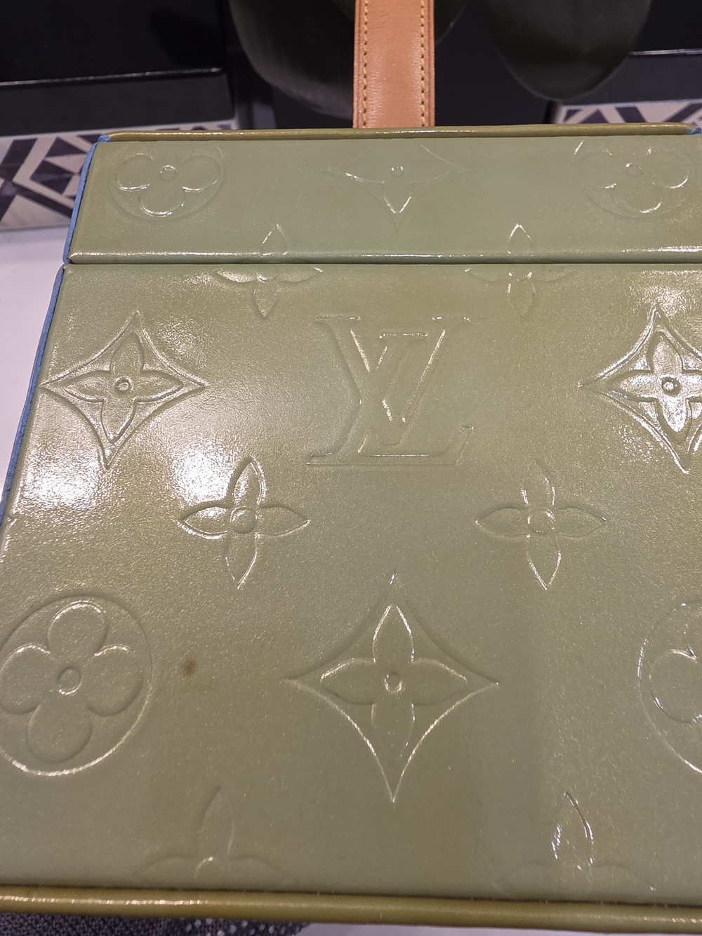 Louis Vuitton Green Monogram Vernis Leather Bleecker Box - Picture 8 of 17